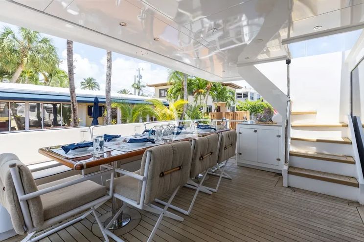 Charter Yacht A PLACE IN THE SUN - Broward 100 - 5 Cabins - Nassau - Exumas - Bahamas
