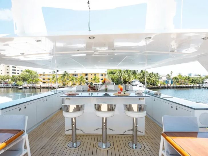 A PLACE IN THE SUN Broward 100 flybridge bar A PLACE IN THE SUN Broward 100 flybridge bar