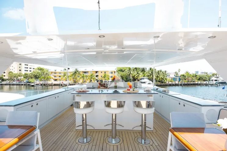 Charter Yacht A PLACE IN THE SUN - Broward 100 - 5 Cabins - Nassau - Exumas - Bahamas