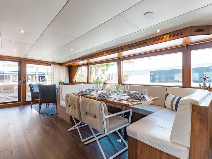 A PLACE IN THE SUN Broward 100 indoor dining area A PLACE IN THE SUN Broward 100 indoor dining area