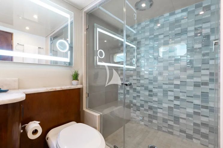 Charter Yacht A PLACE IN THE SUN - Broward 100 - 5 Cabins - Nassau - Exumas - Bahamas