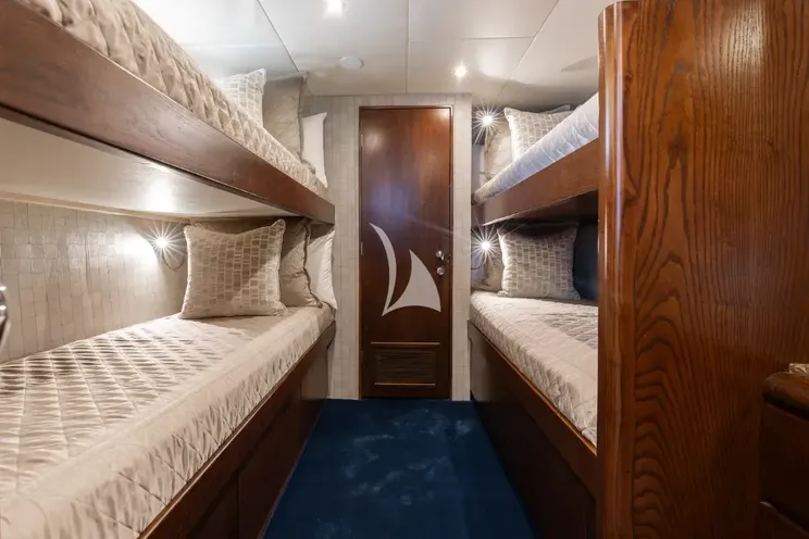 Charter Yacht A PLACE IN THE SUN - Broward 100 - 5 Cabins - Nassau - Exumas - Bahamas