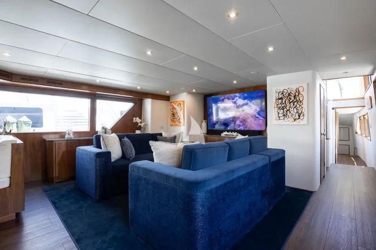 Charter Yacht A PLACE IN THE SUN - Broward 100 - 5 Cabins - Nassau - Exumas - Bahamas