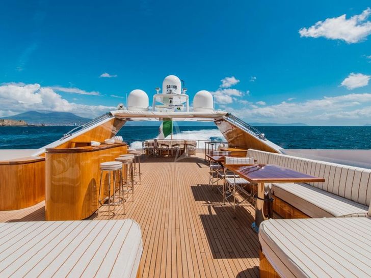 A TOO Yacht Sundeck A TOO Yacht Sundeck