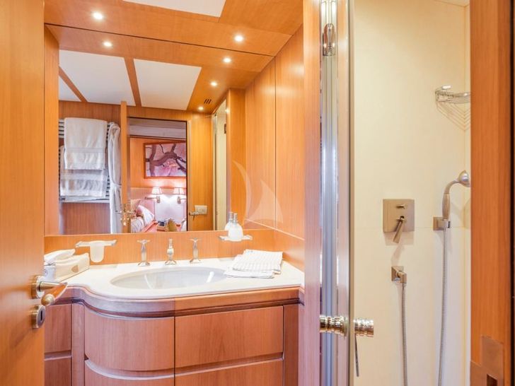 A TOO Yacht Twin Ensuite
