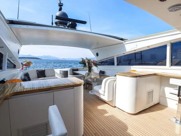 A4 Leopard Arno 27 - flybridge A4 Leopard Arno 27 - flybridge