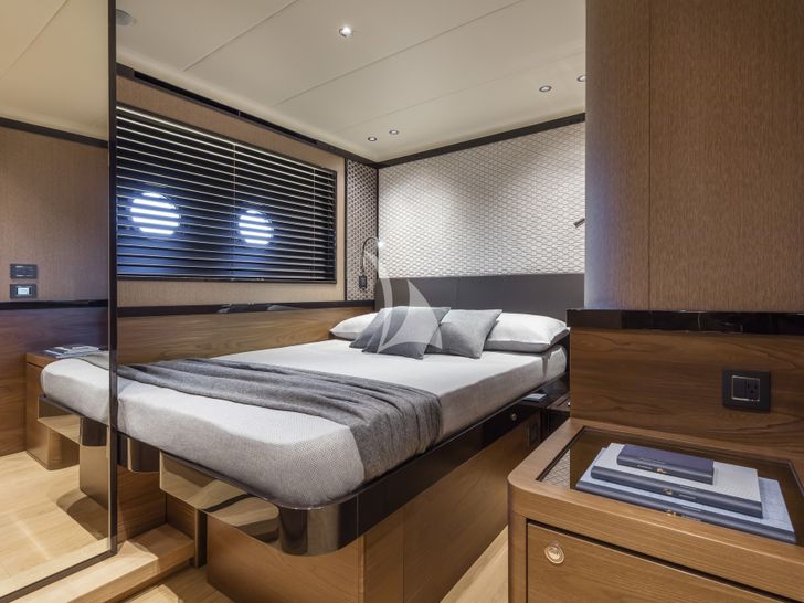 A4A Absolute Navetta 68 convertible cabin A4A Absolute Navetta 68 convertible cabin