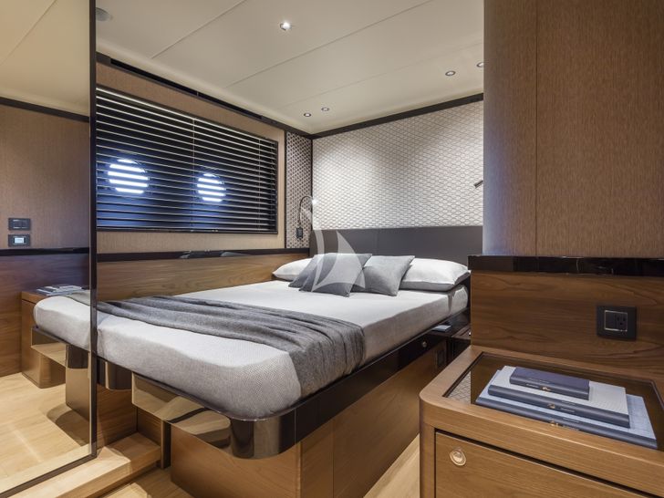 A4A Absolute Navetta 68 convertible cabin