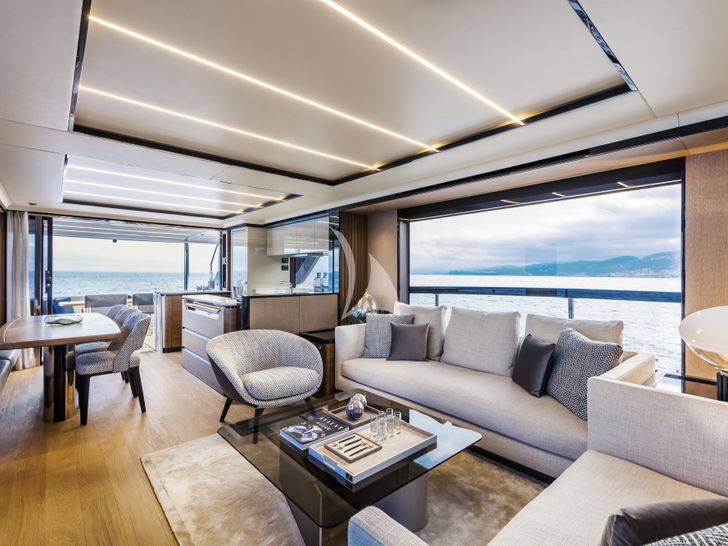 A4A Absolute Navetta 68 saloon