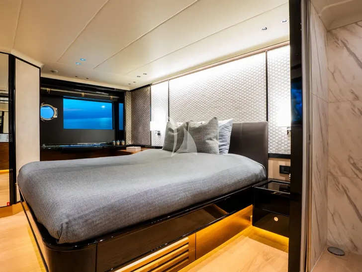 A4A Absolute Navetta 68 - VIP cabin 1 A4A Absolute Navetta 68 - VIP cabin 1