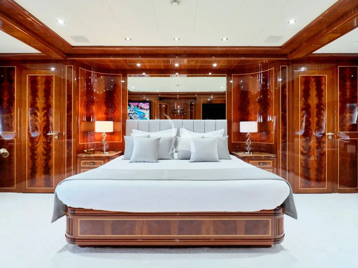 ABILITY Codecasa 41S - master cabin bed ABILITY Codecasa 41S - master cabin bed