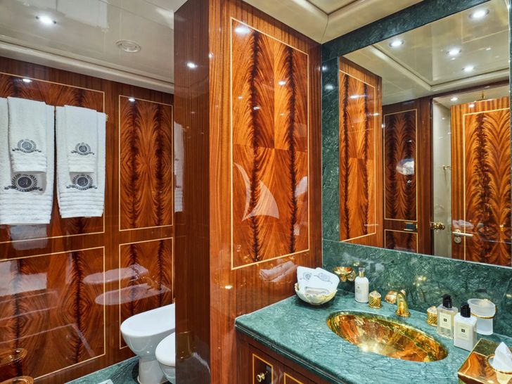 ABILITY Codecasa 41S - twin cabin bathroom ABILITY Codecasa 41S - twin cabin bathroom