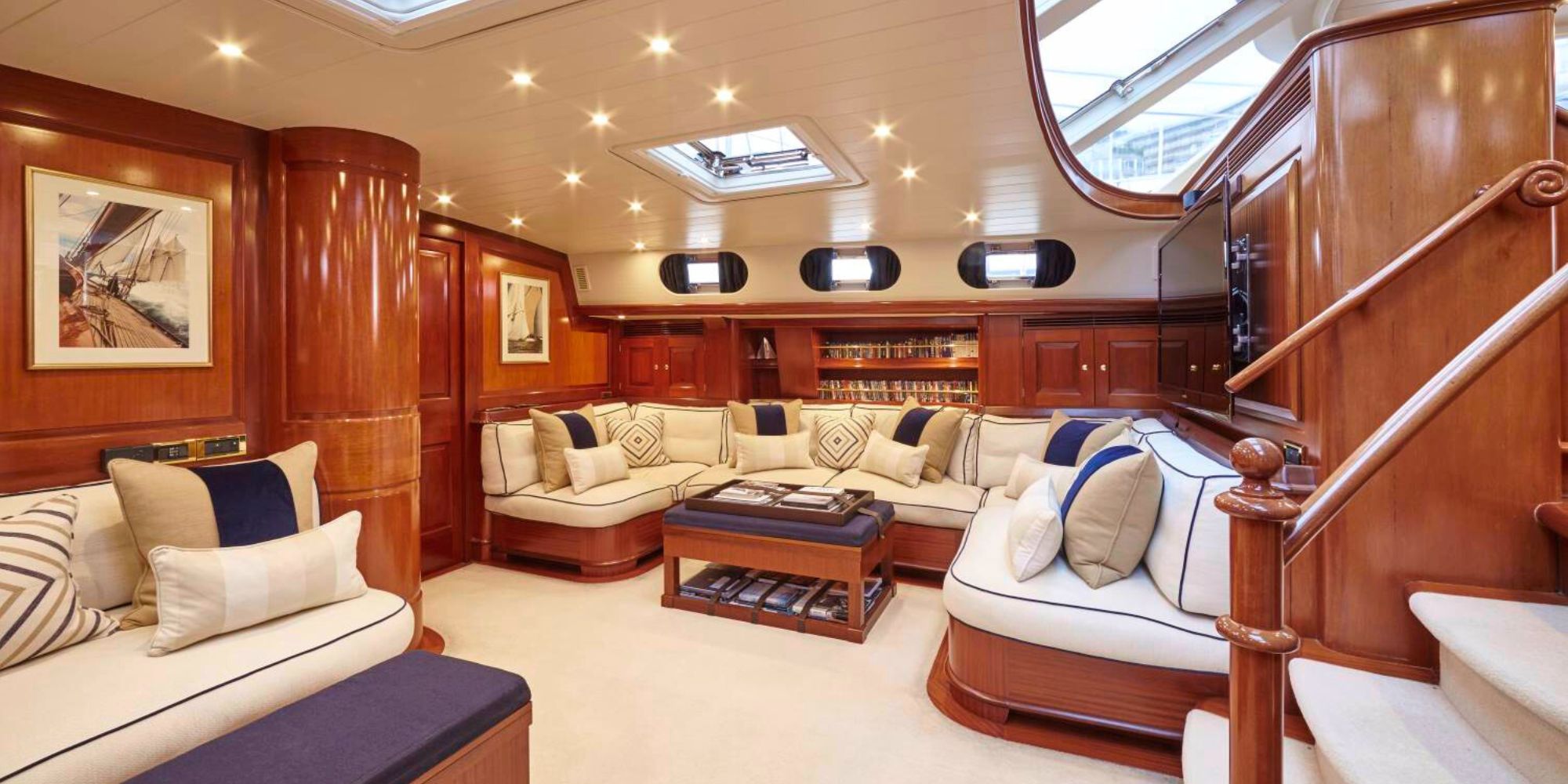 Charter Yacht ABUNDANCE - Alloy 104 - 3 Cabins - Panarea - Moorea - Tahiti - French Polynesia