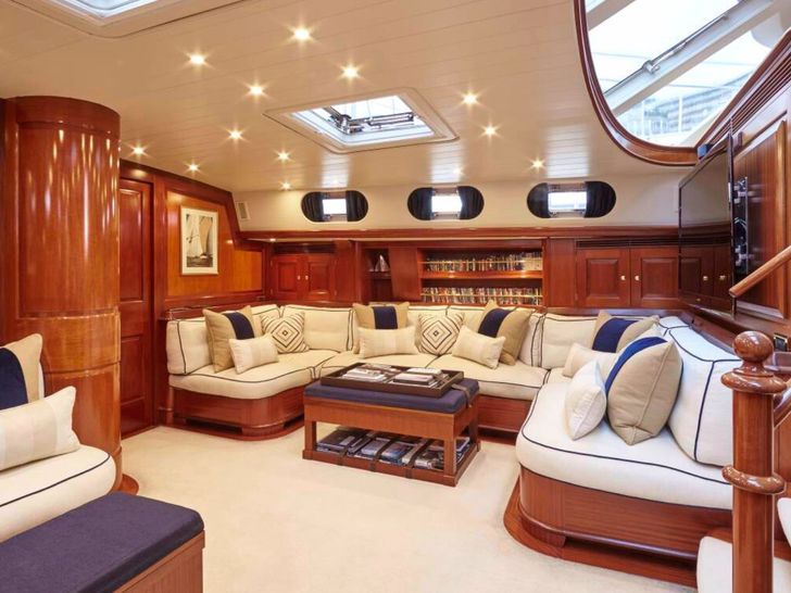 ABUNDANCE Alloy 104 - saloon ABUNDANCE Alloy 104 - saloon