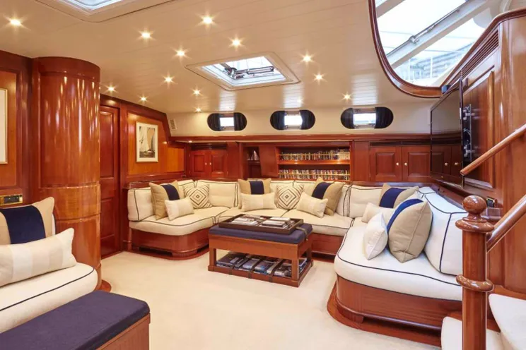 Charter Yacht ABUNDANCE - Alloy 104 - 3 Cabins - Panarea - Moorea - Tahiti - French Polynesia