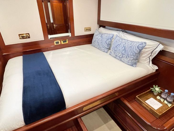 ABUNDANCE Alloy 104 - VIP cabin 1 ABUNDANCE Alloy 104 - VIP cabin 1