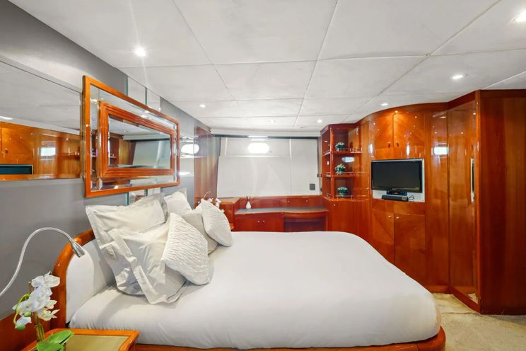 Charter Yacht ACCAMA DELTA - Azimut 100 Jumbo - Cannes - St Tropez - The French Riviera Day Charter Yacht