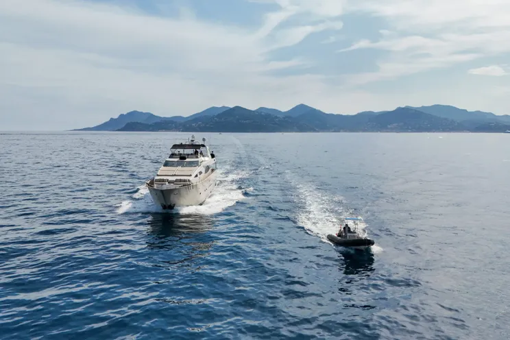 Charter Yacht ACCAMA DELTA - Azimut 100 Jumbo - Cannes - St Tropez - The French Riviera Day Charter Yacht