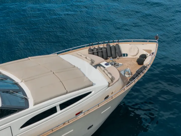 ACCAMA DELTA Azimut 100 Jumbo - foredeck view ACCAMA DELTA Azimut 100 Jumbo - foredeck view