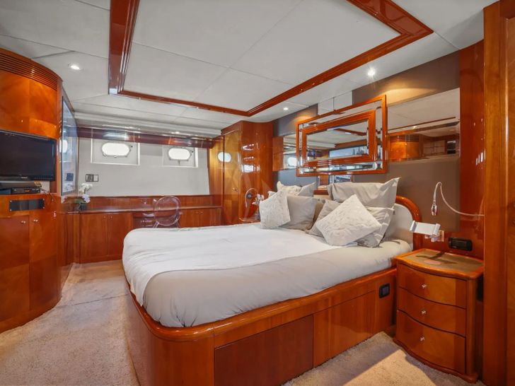 ACCAMA DELTA Azimut 100 Jumbo - master cabin ACCAMA DELTA Azimut 100 Jumbo - master cabin