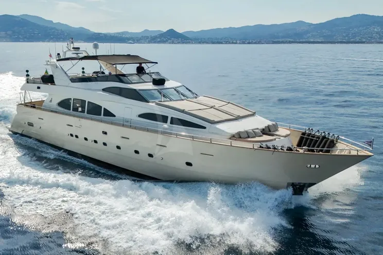 Charter Yacht ACCAMA DELTA - Azimut 100 Jumbo - Cannes - St Tropez - The French Riviera Day Charter Yacht