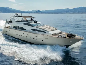 ACCAMA DELTA - Azimut 100 Jumbo - Cannes - St Tropez - The French Riviera Day Charter Yacht ACCAMA DELTA - Azimut 100 Jumbo - Cannes - St Tropez - The French Riviera Day Charter Yacht