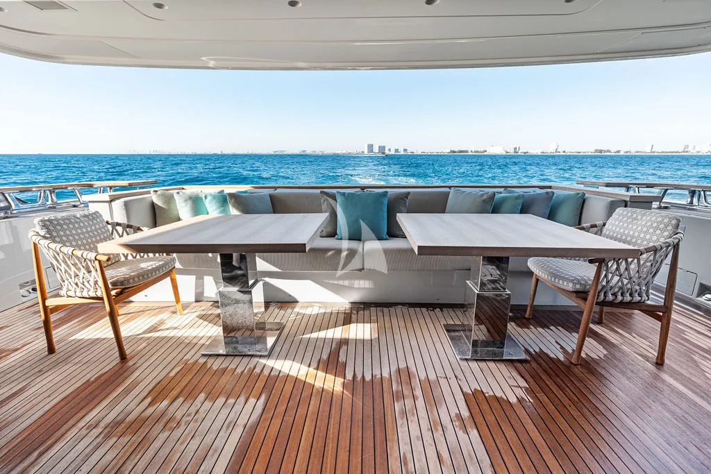 ACE Sanlorenzo SD96 - main aft deck dining lounge