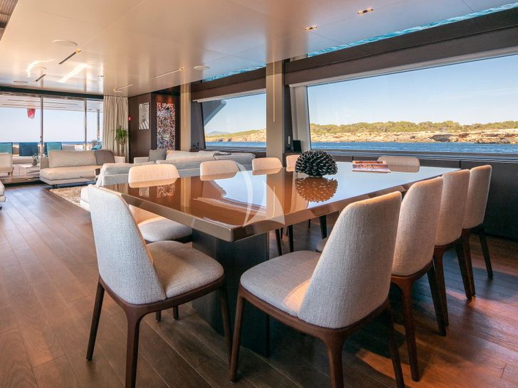 ACQUA - Ferretti Custom Line Navetta 33,indoor dining