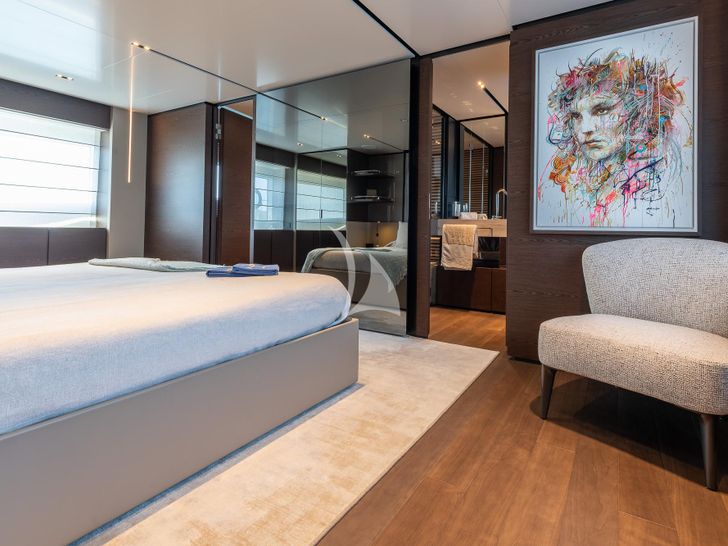 ACQUA Ferretti Custom Line Navetta 33 - master cabin king bed ACQUA Ferretti Custom Line Navetta 33 - master cabin king bed