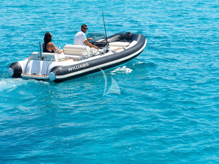 ACQUA Ferretti Custom Line Navetta 33 - jet tender ACQUA Ferretti Custom Line Navetta 33 - jet tender