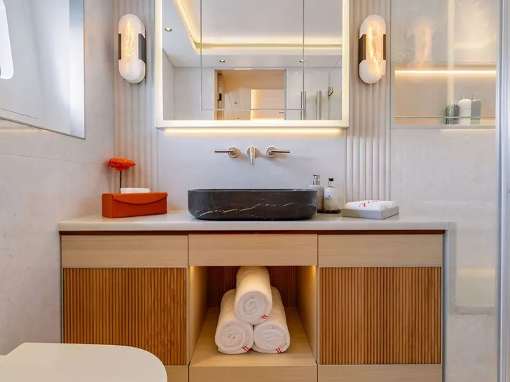 AD ASTRA Moonen 122 Martinique - VIP cabin 2 bathroom AD ASTRA Moonen 122 Martinique - VIP cabin 2 bathroom