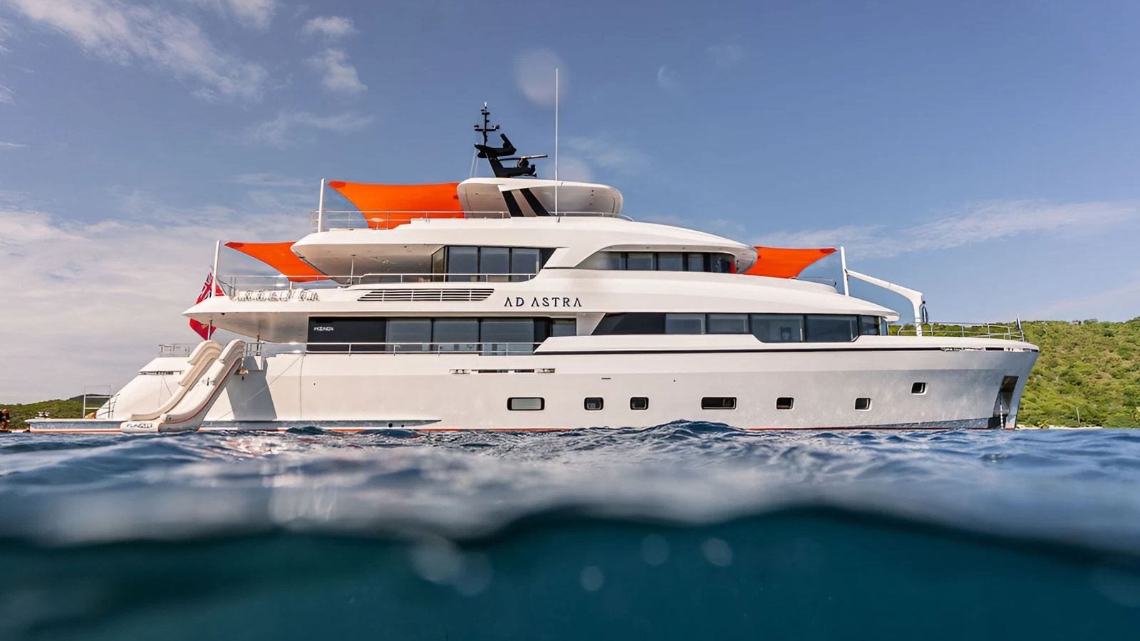 AD ASTRA Moonen 122 Martinique - anchored side profile