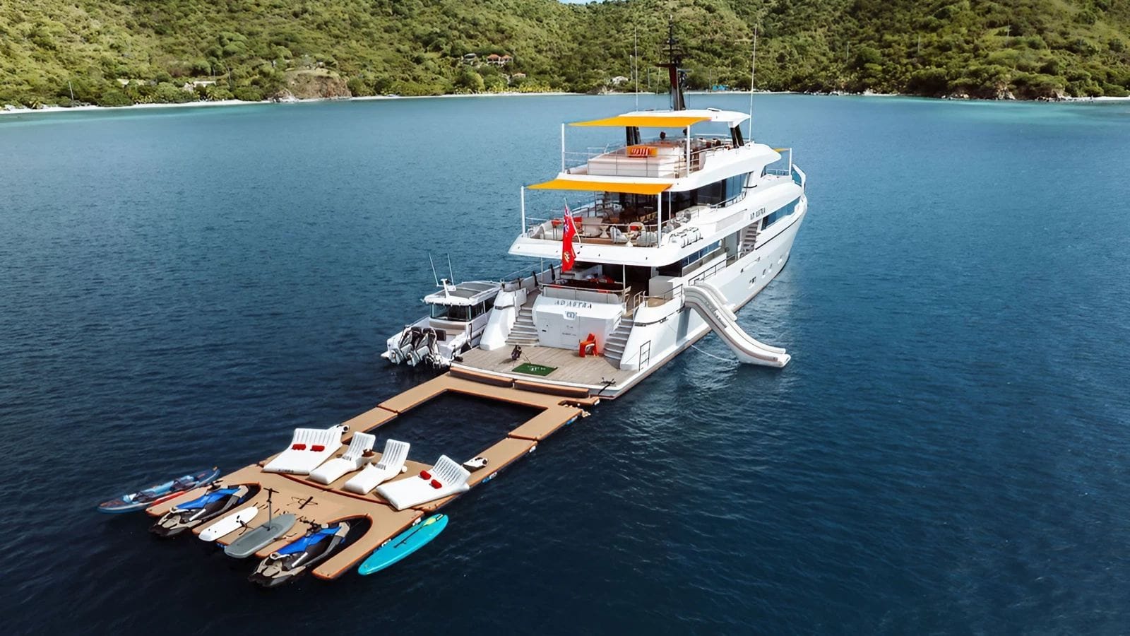 AD ASTRA Moonen 122 Martinique - anchored with the inflatables and water toys set up