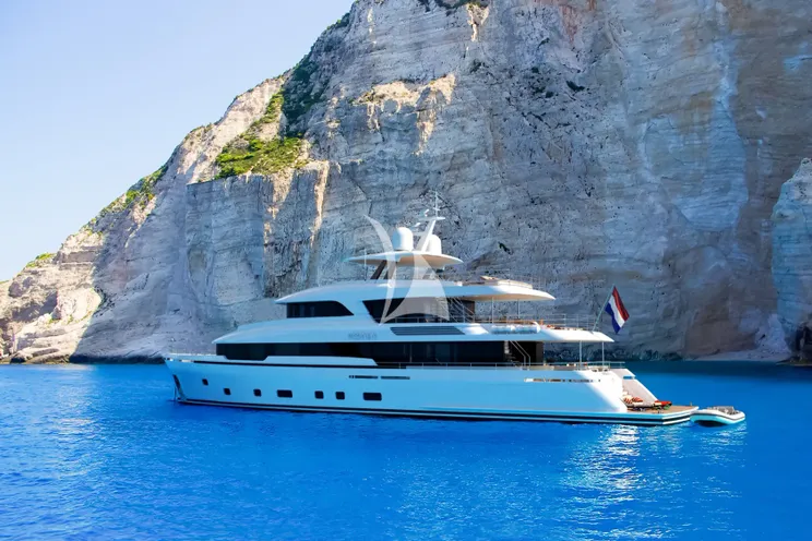 Charter Yacht ADASTRA - Moonen 122 Martinique - 5 Cabins - Nassau - Exumas - Bahamas