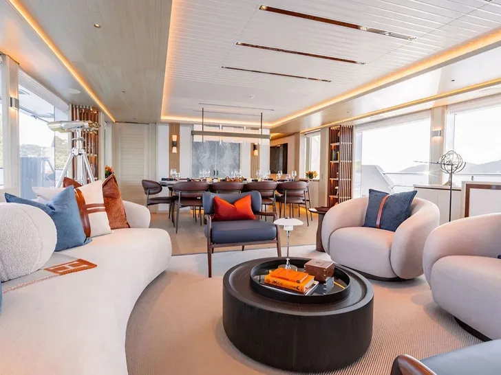 AD ASTRA Moonen 122 Martinique - main saloon lounge AD ASTRA Moonen 122 Martinique - main saloon lounge