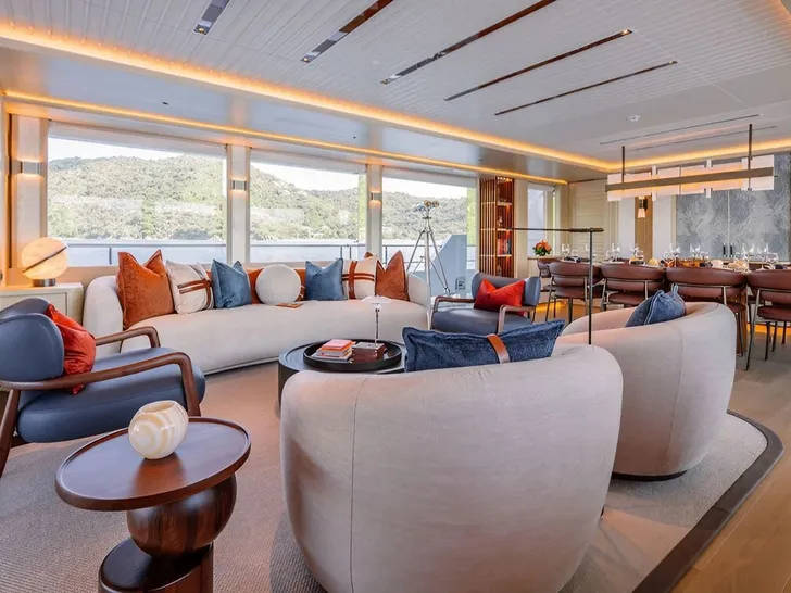 AD ASTRA Moonen 122 Martinique - main saloon AD ASTRA Moonen 122 Martinique - main saloon