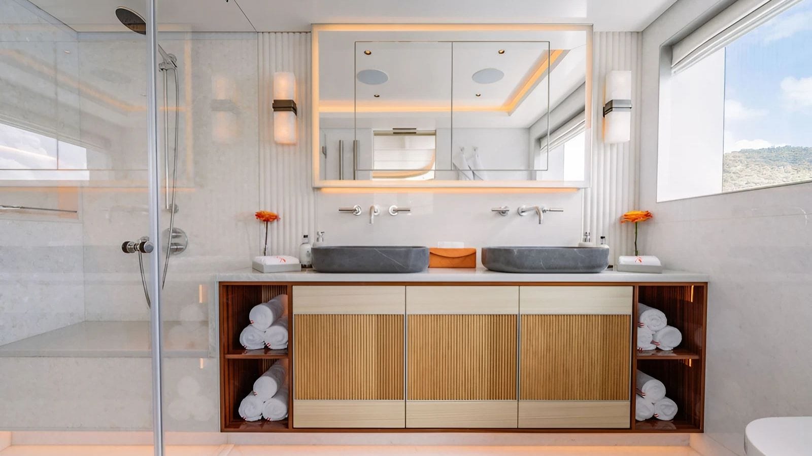 AD ASTRA Moonen 122 Martinique - master cabin bathroom