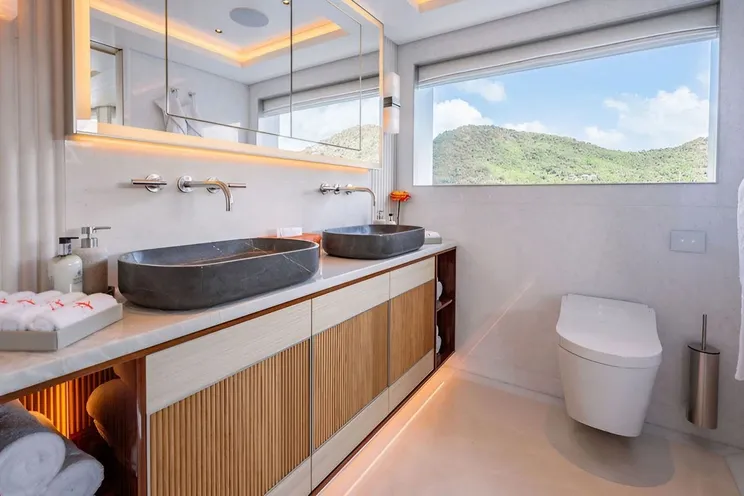 Charter Yacht AD ASTRA - Moonen 122 Martinique - 5 Cabins - Nassau - Exumas - Bahamas - St Martin - St Barths - St Kitts - Leewards - Caribbean