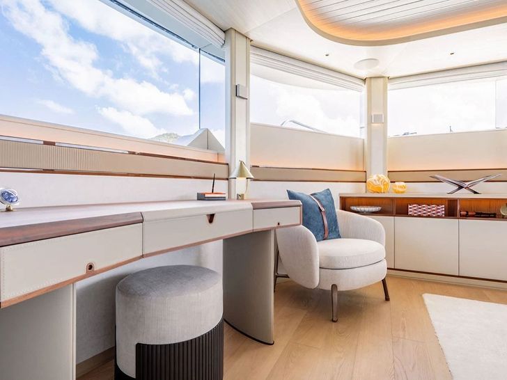 AD ASTRA Moonen 122 Martinique - master cabin office AD ASTRA Moonen 122 Martinique - master cabin office