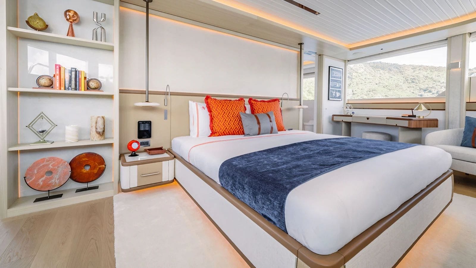 AD ASTRA Moonen 122 Martinique - master cabin