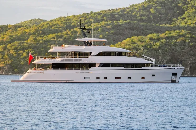 Charter Yacht AD ASTRA - Moonen 122 Martinique - 5 Cabins - Nassau - Exumas - Bahamas - St Martin - St Barths - St Kitts - Leewards - Caribbean