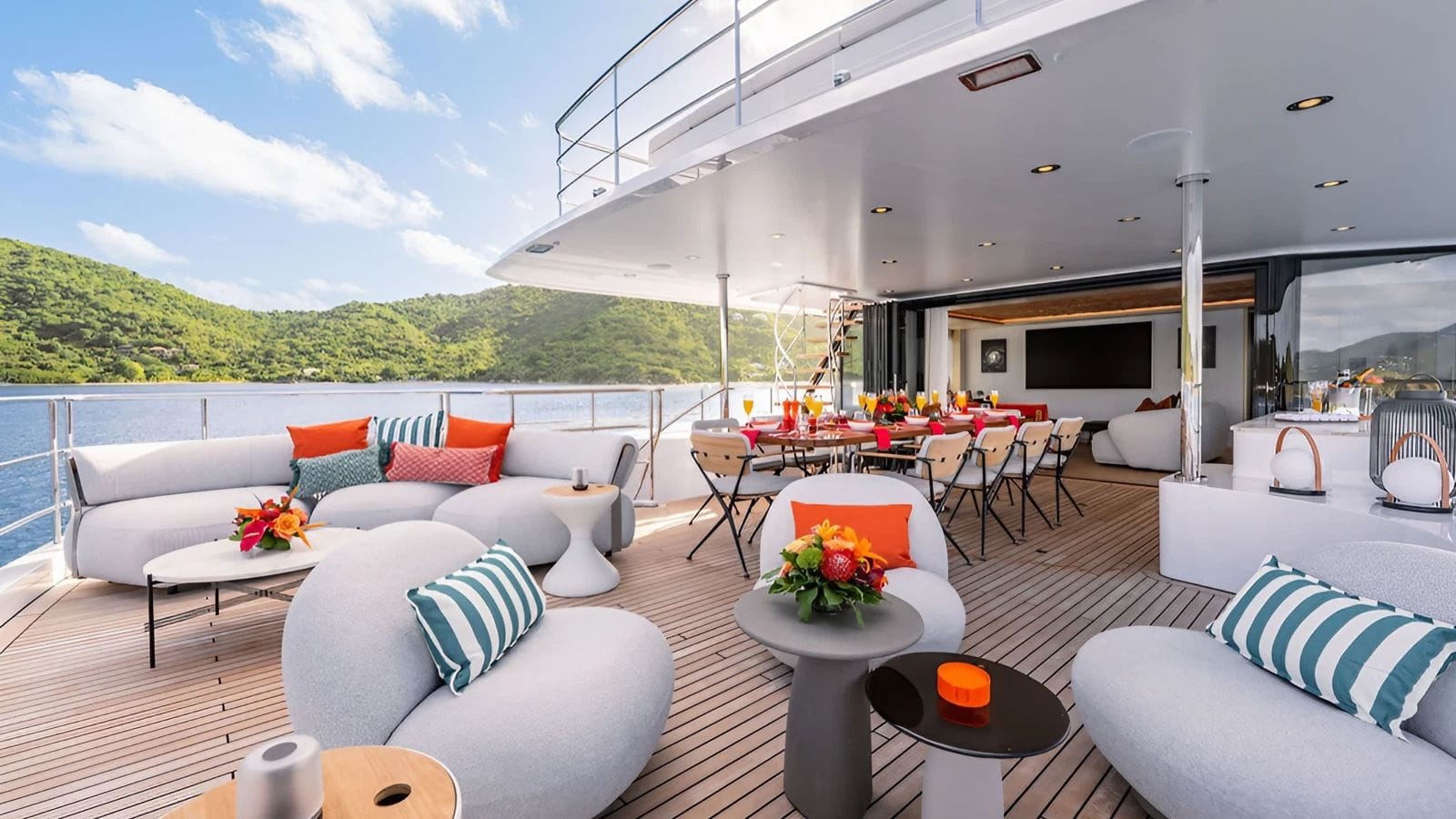 AD ASTRA Moonen 122 Martinique - sky deck aft lounge and alfresco dining area