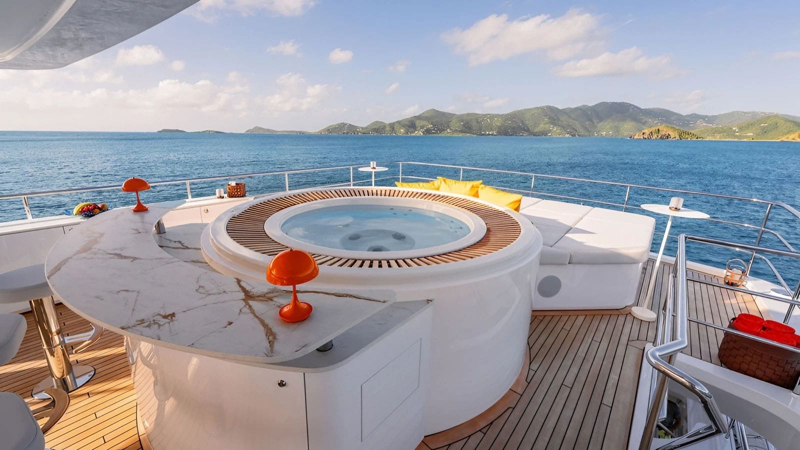 AD ASTRA Moonen 122 Martinique - sundeck jacuzzi bar
