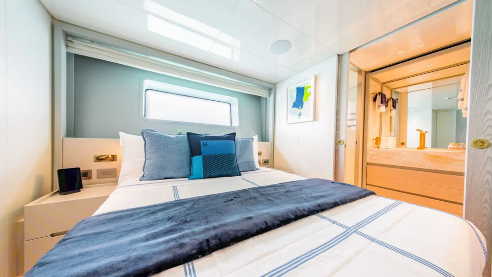 ADIOS Sanlorenzo SD96 - VIP cabin 2