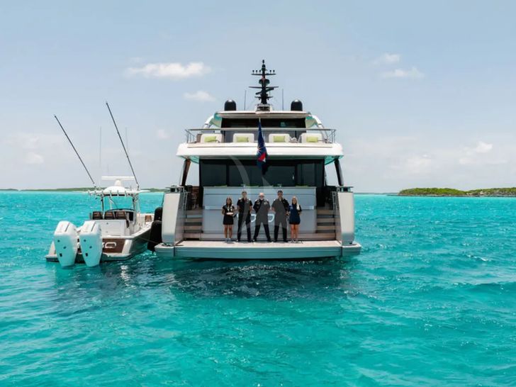 ADIOS Sanlorenzo SD96 - crew ADIOS Sanlorenzo SD96 - crew