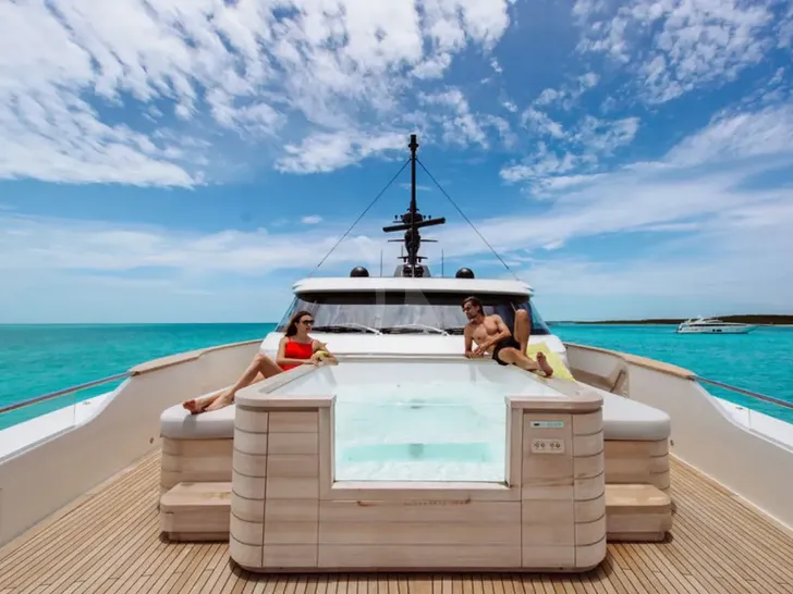 ADIOS Sanlorenzo SD96 - foredeck lounge and jacuzzi ADIOS Sanlorenzo SD96 - foredeck lounge and jacuzzi