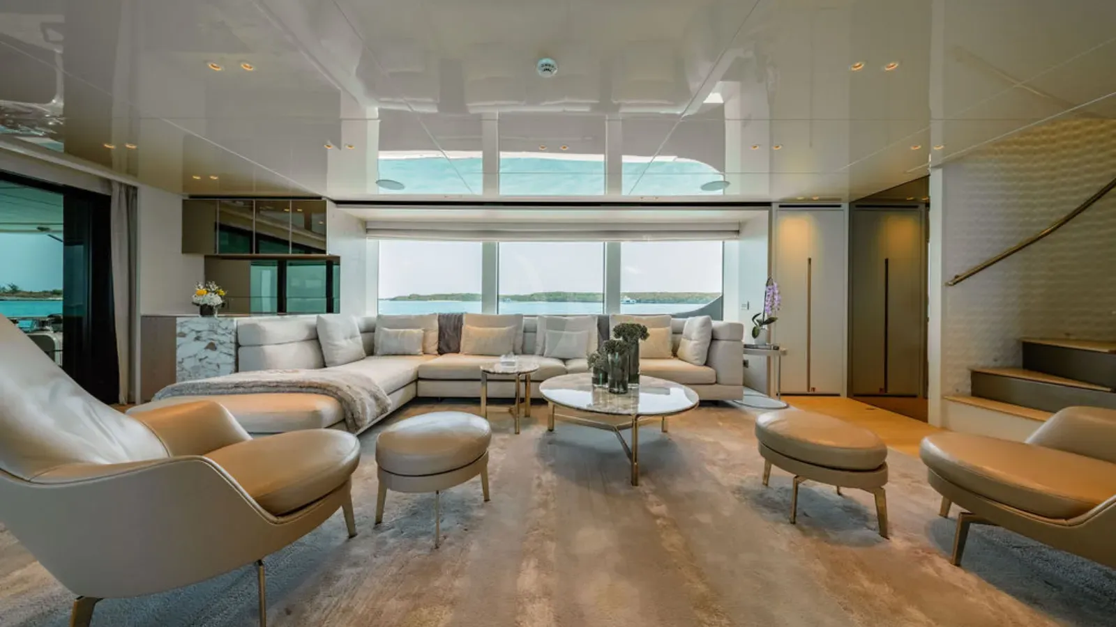 ADIOS Sanlorenzo SD96 - main saloon