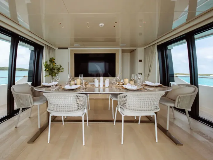 ADIOS Sanlorenzo SD96 - sky lounge dining area ADIOS Sanlorenzo SD96 - sky lounge dining area