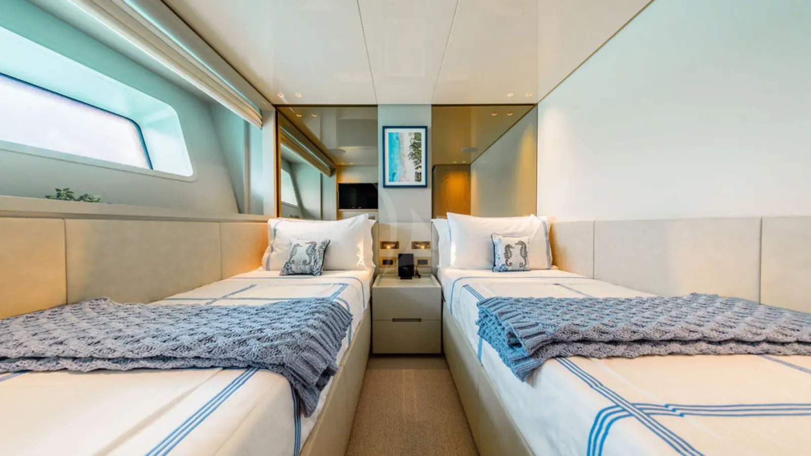 ADIOS Sanlorenzo SD96 - twin cabin 1