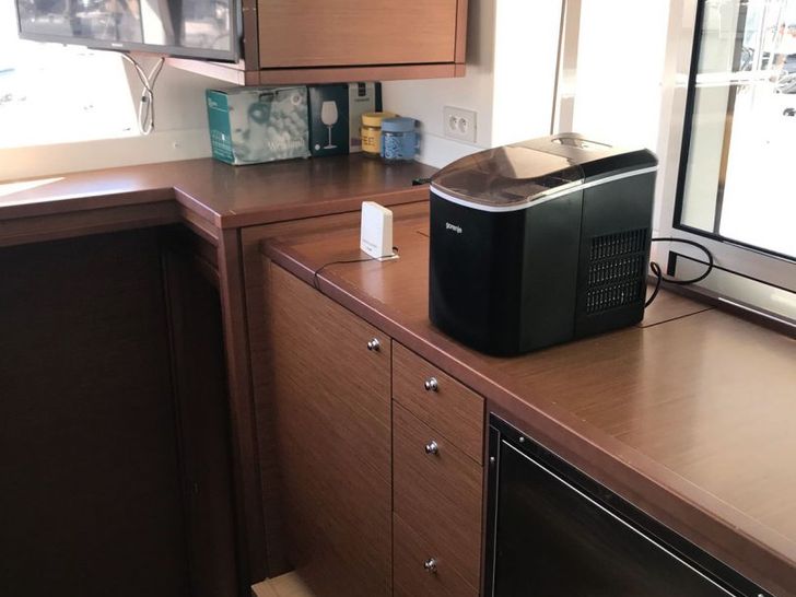 ADRIATIC CHEETAH Lagoon 450F - kitchen countertop ADRIATIC CHEETAH Lagoon 450F - kitchen countertop